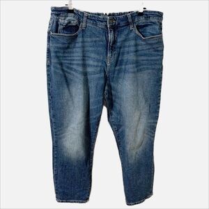 a.n.a. Mid Rise Boyfriend Medium Wash Denim Jeans Five Pocket Styling Distressed